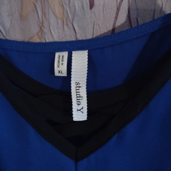 Studio Y - Picture 3 of 3